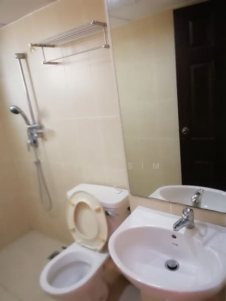 Condominium for Sale at Grand View - Ryan Sim - Bathroom - PropertyGuru.com.my