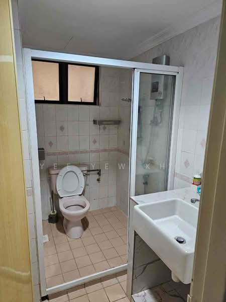 Kondominium untuk Disewa di Vista Komanwel C - Yee Yew Kho - Bathroom - PropertyGuru.com.my