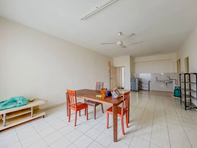 Kondominium untuk Dijual di Kondominium Kristal - Muz Hafiz - PropertyGuru.com.my