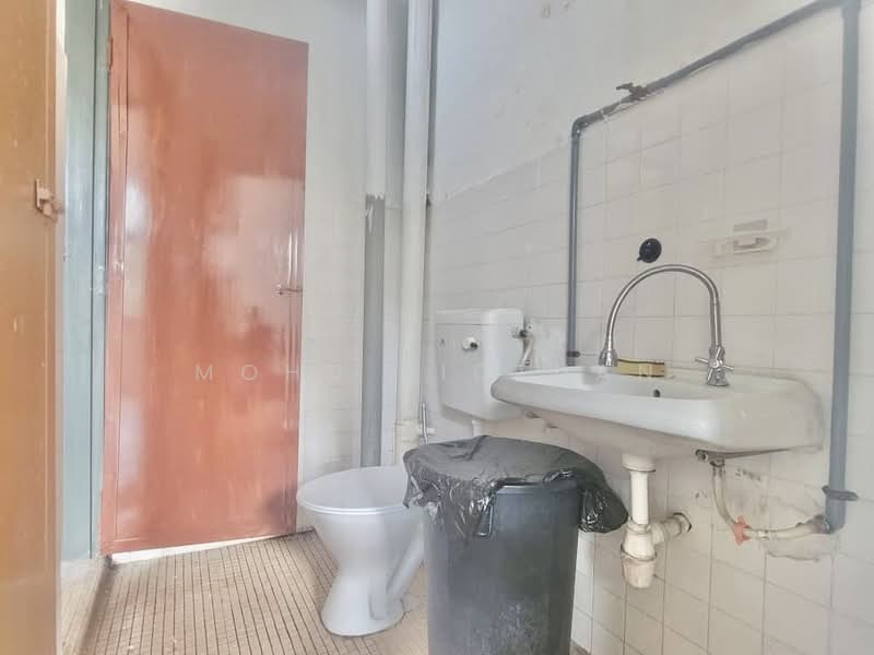 2-storey Terraced House for Sale in Taman Puchong Perdana (Puchong) - Mohd Ridzuan - Bathroom - PropertyGuru.com.my