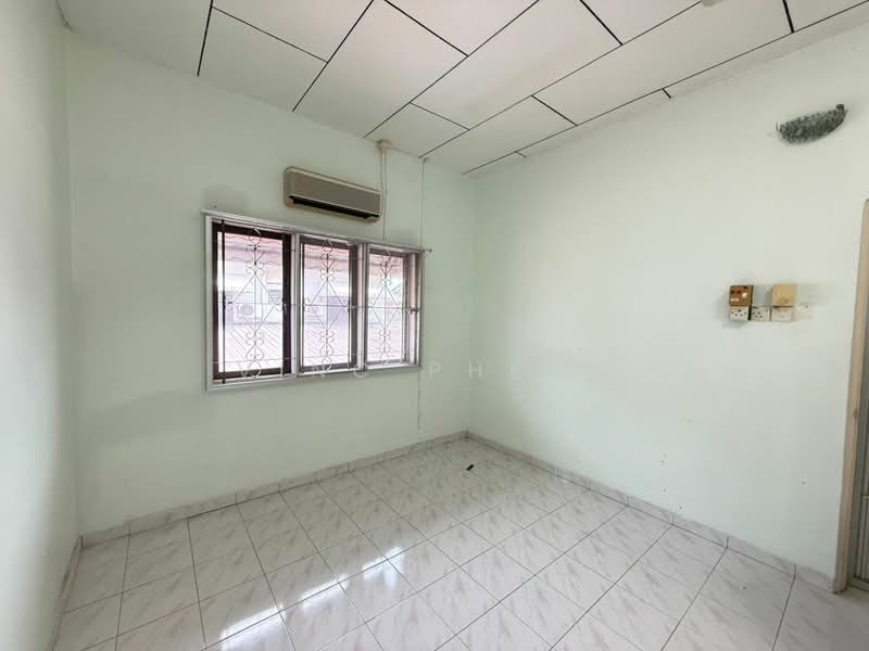Semi-Detached House for Sale in Taman Bukit Beruang (Bukit Baru) - Vinc Pheng - Interior - PropertyGuru.com.my