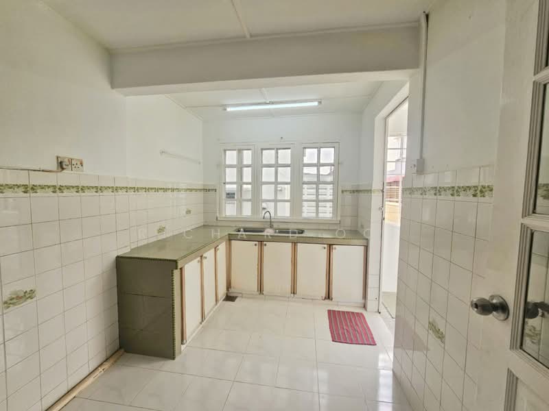 2-storey Terraced House for Sale in Usj 9 (Subang Jaya) - Richard Ooi - Kitchen - PropertyGuru.com.my
