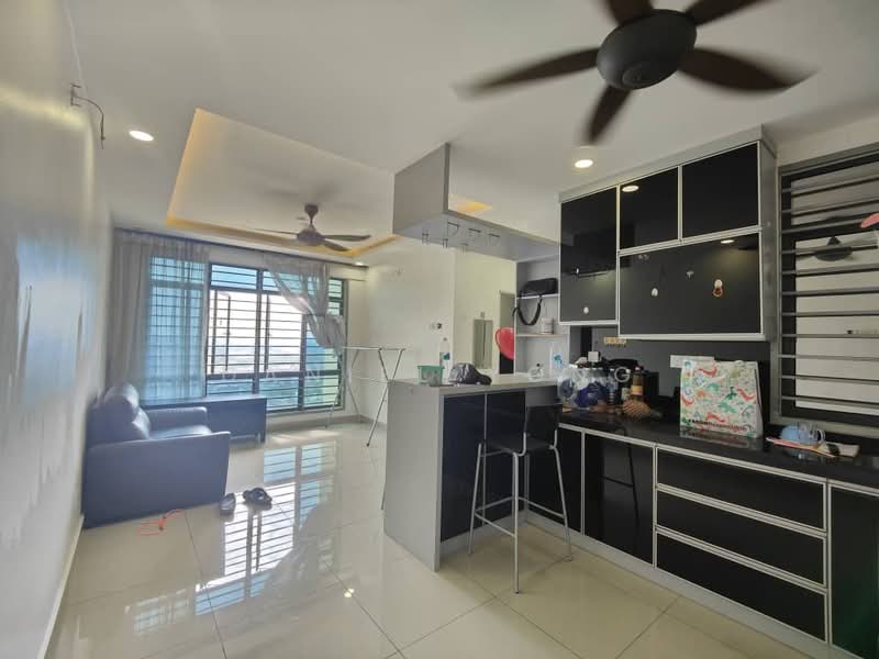 Servis Apartment untuk Dijual di ARC @ Austin Hills - Daniel Yong - Living Room - PropertyGuru.com.my
