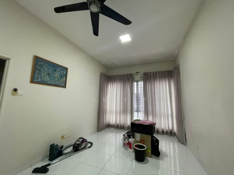 Semi-Detached House for Sale in Anggun 2 Residence (Rawang) - Tom Yip - Living Room - PropertyGuru.com.my