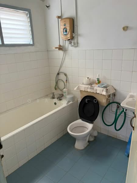 Link Bungalow for Sale in Seksyen 17 (Petaling Jaya) - Grace Teoh - Bathroom - PropertyGuru.com.my