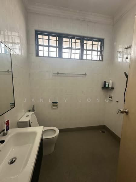 2-storey Terraced House for Sale in Taman Perling (Perling) - Janlly Jong - Bathroom - PropertyGuru.com.my