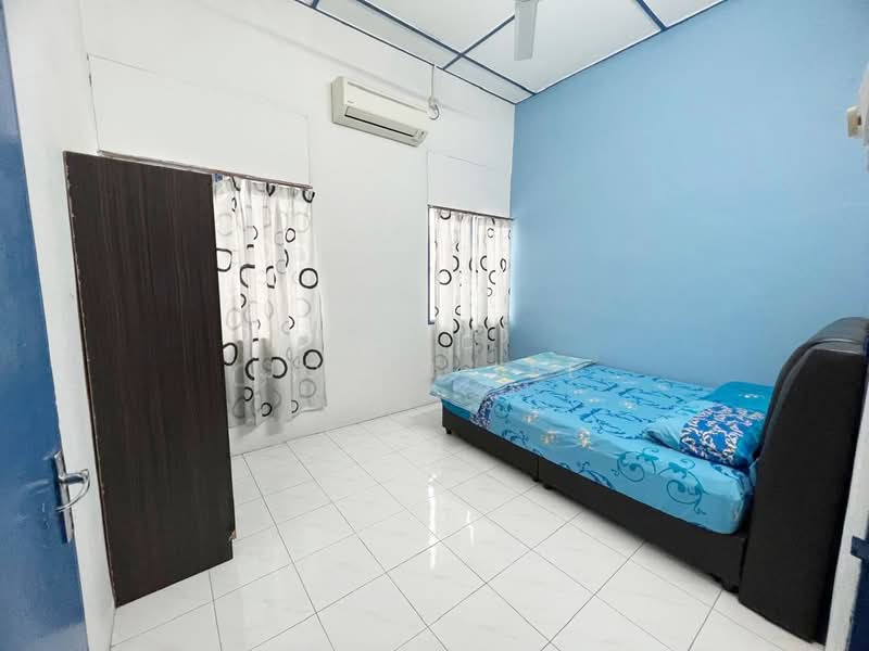 Rumah Berkembar untuk Disewa di Taman Sempadan (Nibong Tebal) - Jovin Lee - Bedroom - PropertyGuru.com.my