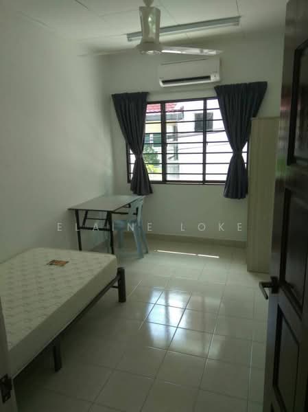 Rumah Teres 2 Tingkat untuk Dijual di Taman Connaught (Cheras) - Elaine Loke - Bedroom - PropertyGuru.com.my