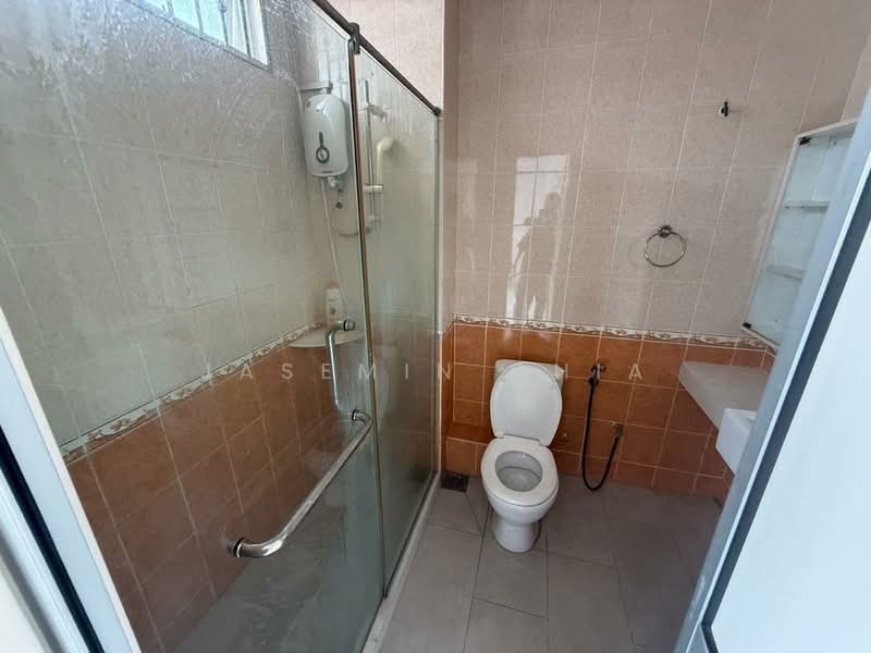 Rumah Teres 2 Tingkat untuk Disewa di Kepong (Kuala Lumpur) - Jasemin Chia - Bathroom - PropertyGuru.com.my