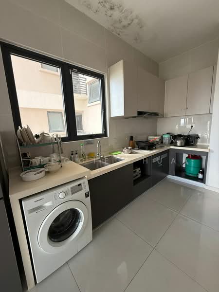 Condominium for Rent at Bay Point @ Country Garden Danga Bay - Peggie Chua - Kitchen - PropertyGuru.com.my