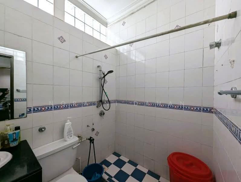Rumah Banglo untuk Dijual di Seksyen 22 (Petaling Jaya) - Noraini Dahan - Bathroom - PropertyGuru.com.my