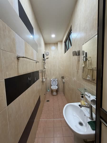 Cluster House for Rent in Bandar Putra (Kulai) - Nick Low - Bathroom - PropertyGuru.com.my