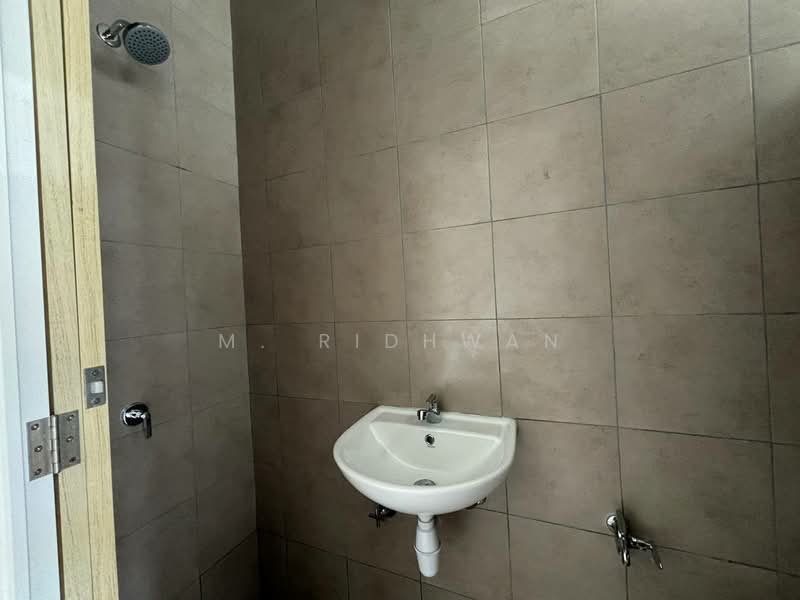 Rumah Teres untuk Dijual di Banting (Selangor) - M. Ridhwan - Bathroom - PropertyGuru.com.my