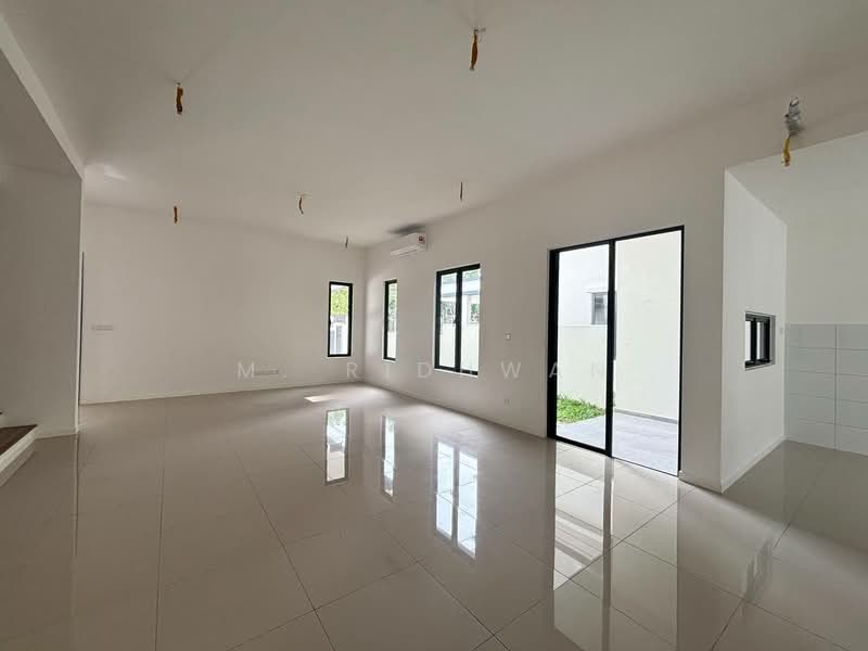 Rumah Teres untuk Dijual di Banting (Selangor) - M. Ridhwan - Living Room - PropertyGuru.com.my