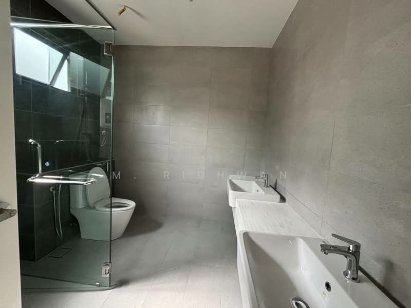 Rumah Teres untuk Dijual di Banting (Selangor) - M. Ridhwan - Bathroom - PropertyGuru.com.my