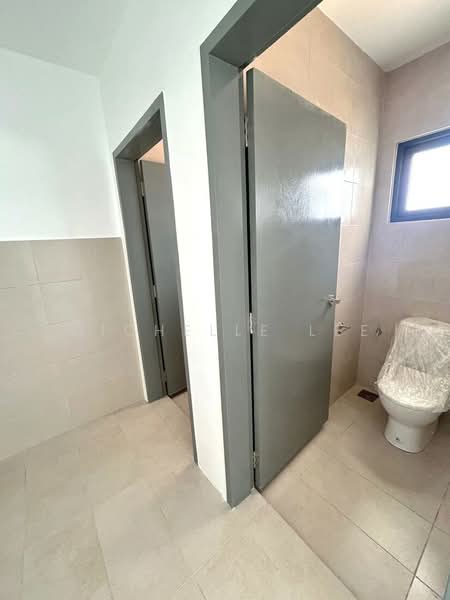 Shop for Rent in Telok Panglima Garang (Selangor) - Michelle Lee - Bathroom - PropertyGuru.com.my