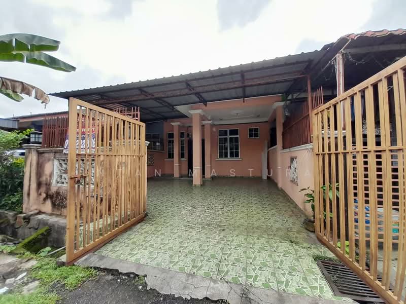1-storey Terraced House for Sale in Taman Semenyih Indah (Semenyih) - Intan Mastura - Exterior - PropertyGuru.com.my