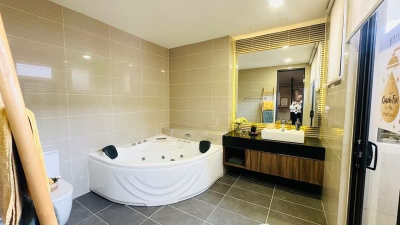 Bungalow for Sale in Kajang (Selangor) - Dinie Akmal - Bathroom - PropertyGuru.com.my