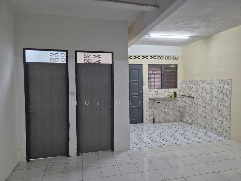 2-storey Terraced House for Sale in Lukut (Negeri Sembilan) - Muz Hafiz - PropertyGuru.com.my