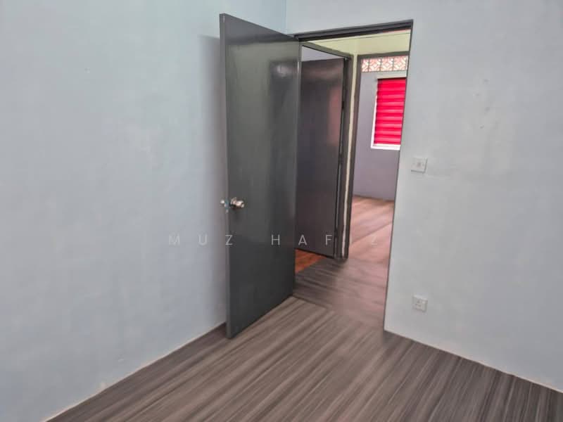 2-storey Terraced House for Sale in Lukut (Negeri Sembilan) - Muz Hafiz - PropertyGuru.com.my