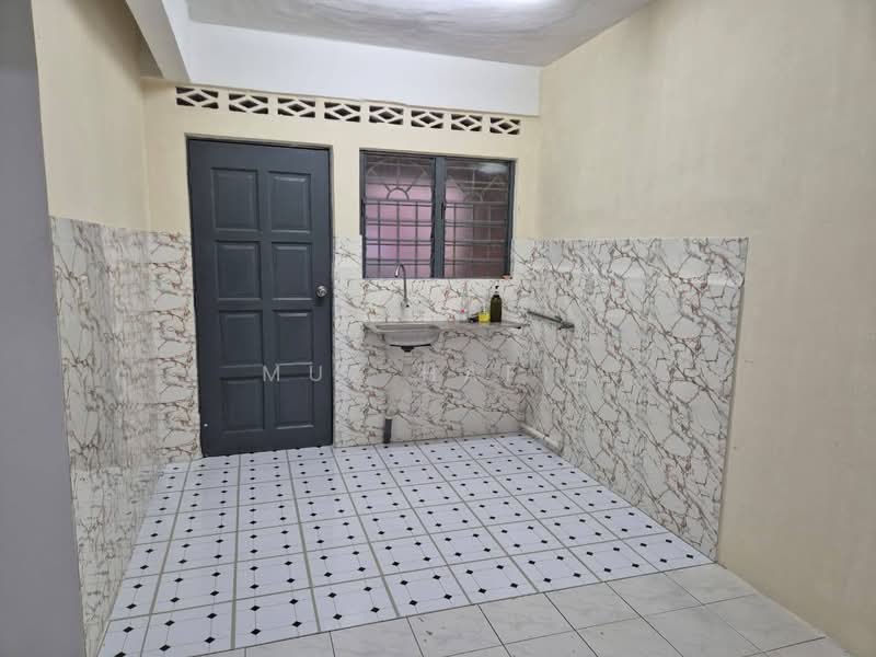 2-storey Terraced House for Sale in Lukut (Negeri Sembilan) - Muz Hafiz - PropertyGuru.com.my