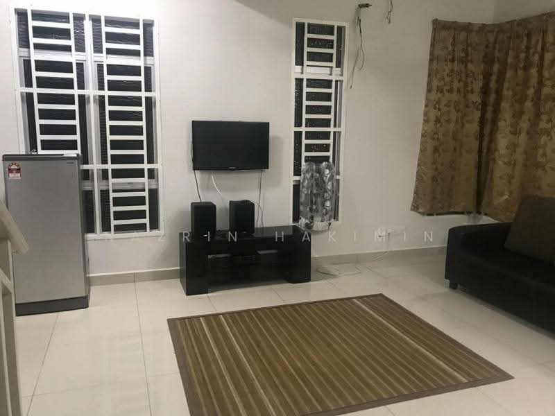 Rumah Teres 2-Tingkat untuk Dijual di Puncak Alam (Selangor) - Nazrin Hakimin - Living Room - PropertyGuru.com.my