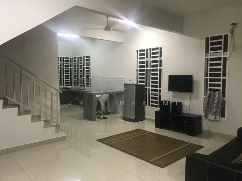 Rumah Teres 2-Tingkat untuk Dijual di Puncak Alam (Selangor) - Nazrin Hakimin - Living Room - PropertyGuru.com.my
