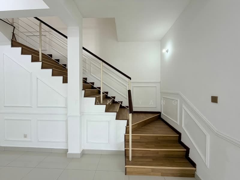 Cluster House for Rent in Rawang (Selangor) - Tiffany Yang - Staircase - PropertyGuru.com.my