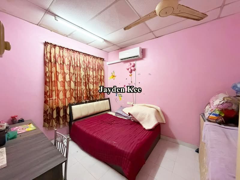 Rumah Teres 1 Tingkat untuk Dijual di Taman Jawi Indah (Sungai Jawi) - Jovin Lee - Bedroom - PropertyGuru.com.my