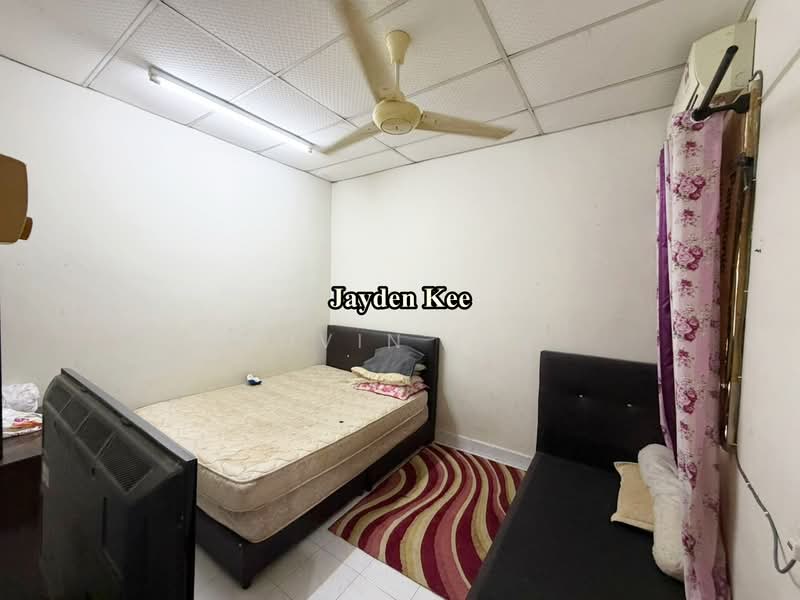Rumah Teres 1 Tingkat untuk Dijual di Taman Jawi Indah (Sungai Jawi) - Jovin Lee - Bedroom - PropertyGuru.com.my