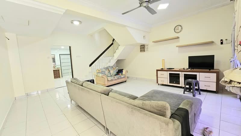 2-storey Terraced House for Rent in TAMAN PUCHONG UTAMA (Puchong) - Wendy Chin - Living Room - PropertyGuru.com.my