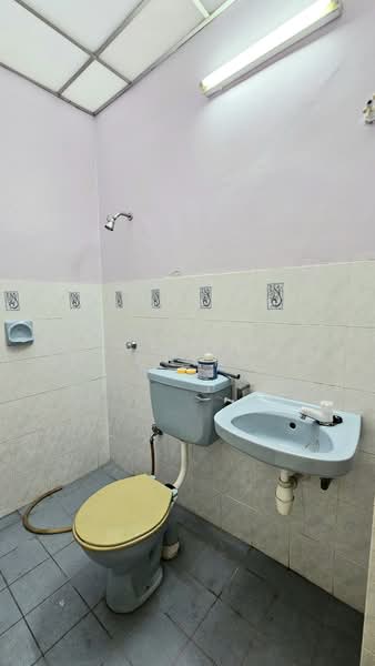 2-storey Terraced House for Rent in TAMAN PUCHONG UTAMA (Puchong) - Wendy Chin - Bathroom - PropertyGuru.com.my
