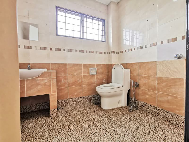 2-storey Terraced House for Sale in Desa Coalfields (Ijok) - Nazrin Hakimin - Bathroom - PropertyGuru.com.my