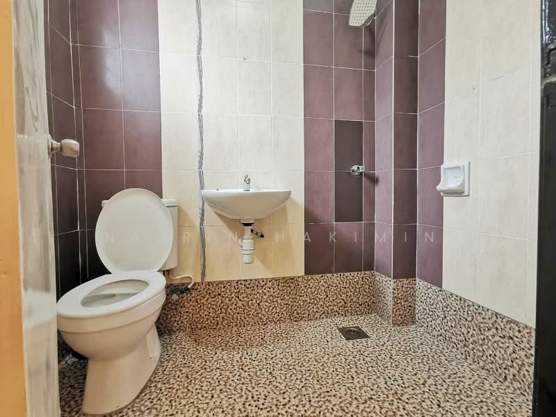2-storey Terraced House for Sale in Desa Coalfields (Ijok) - Nazrin Hakimin - Bathroom - PropertyGuru.com.my