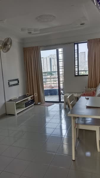 Pangsapuri untuk Dijual di Suteramas - Loois Lim - Living Room - PropertyGuru.com.my