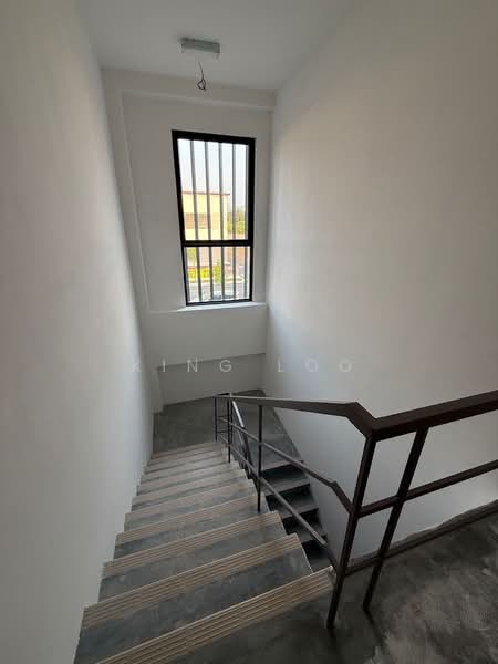 Factory for Rent in Taman Perindustrian Air Hitam (Klang) - King Loo - Corridor - PropertyGuru.com.my