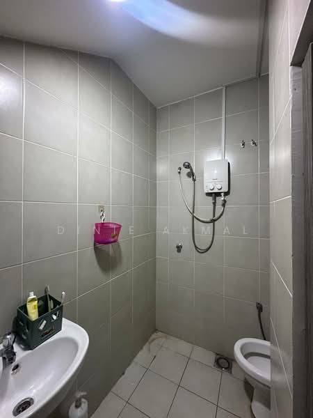 Semi-Detached House for Sale in Taman Villa Perdana (Kajang) - Dinie Akmal - Bathroom - PropertyGuru.com.my