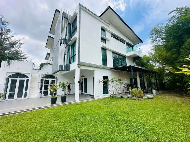Semi-Detached House for Sale in Taman Villa Perdana (Kajang) - Dinie Akmal - Exterior - PropertyGuru.com.my