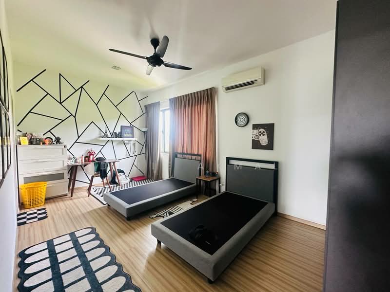 Semi-Detached House for Sale in Taman Villa Perdana (Kajang) - Dinie Akmal - Bedroom - PropertyGuru.com.my