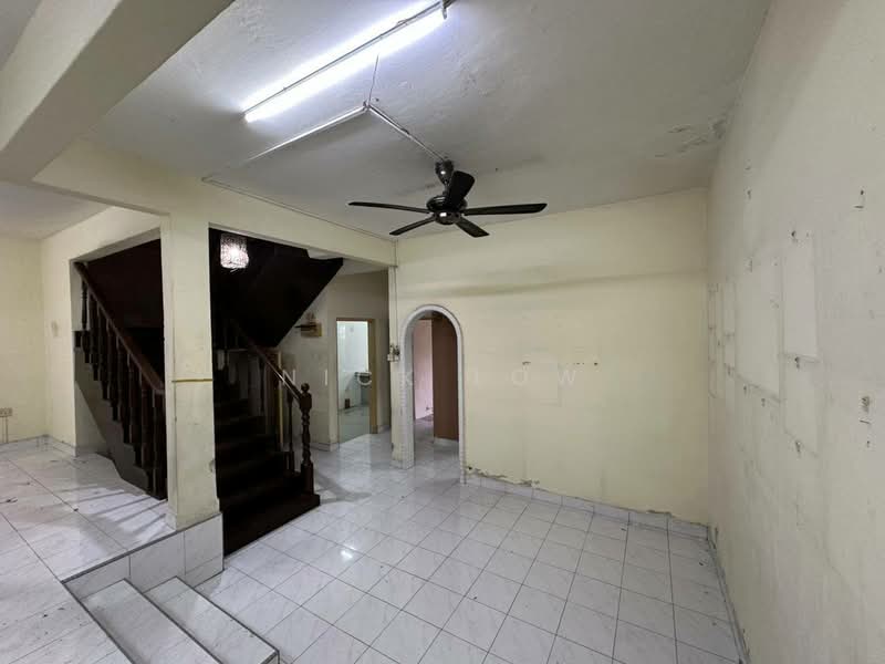 Rumah Teres 2 Tingkat untuk Disewa di Taman Pelangi (Johor Bahru) - Nick Low - Living Room - PropertyGuru.com.my