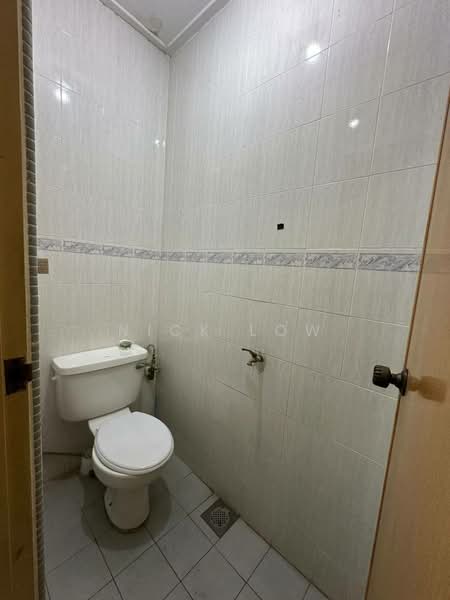 Rumah Teres 2 Tingkat untuk Disewa di Taman Pelangi (Johor Bahru) - Nick Low - Bathroom - PropertyGuru.com.my