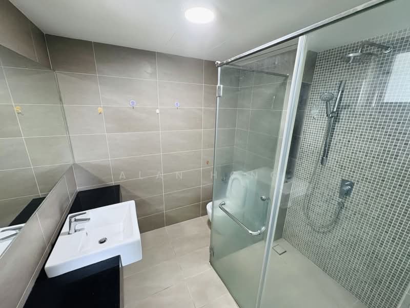 Service Residence for Sale at V Residence 2 @ Sunway Velocity - Alan Hong - Bathroom - PropertyGuru.com.my