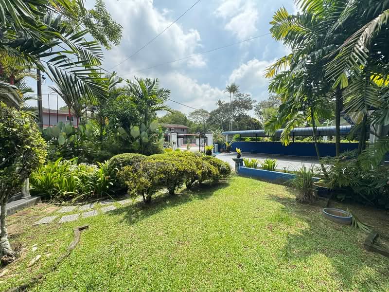 Bungalow for Sale in Seksyen 6 (Shah Alam) - Shiqin Saidin - Garden - PropertyGuru.com.my