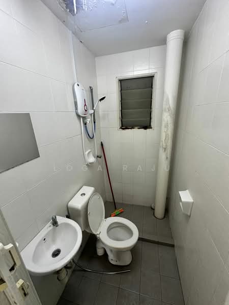Apartment for Rent at Kemuning Aman - Loga Raju - Bathroom - PropertyGuru.com.my