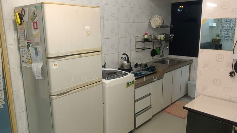 Flat for Rent at Lorong Semarak Api - Loois Lim - Kitchen - PropertyGuru.com.my
