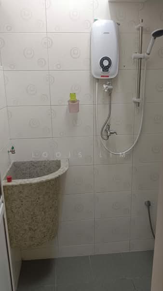 Flat for Rent at Lorong Semarak Api - Loois Lim - Bathroom - PropertyGuru.com.my