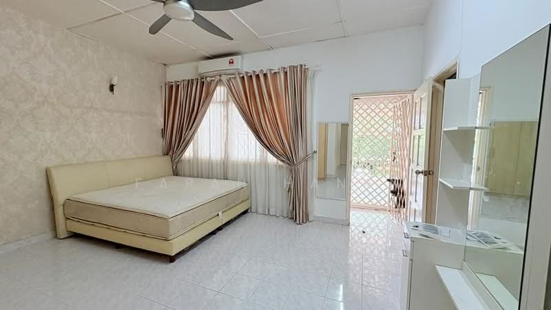 2-storey Terraced House for Rent in Seksyen 4 (Shah Alam) - Farah Hanan - Bedroom - PropertyGuru.com.my