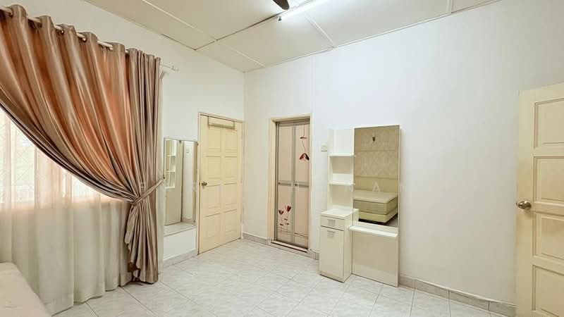 2-storey Terraced House for Rent in Seksyen 4 (Shah Alam) - Farah Hanan - Bedroom - PropertyGuru.com.my