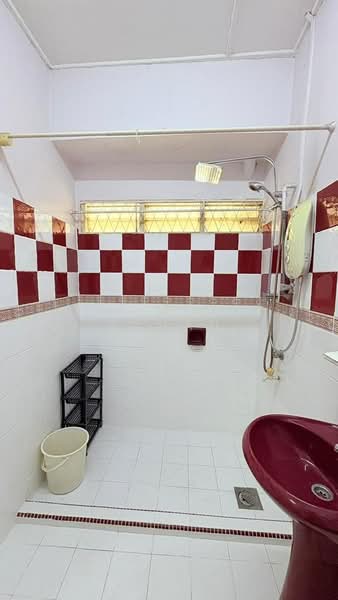 2-storey Terraced House for Rent in Seksyen 4 (Shah Alam) - Farah Hanan - Bathroom - PropertyGuru.com.my