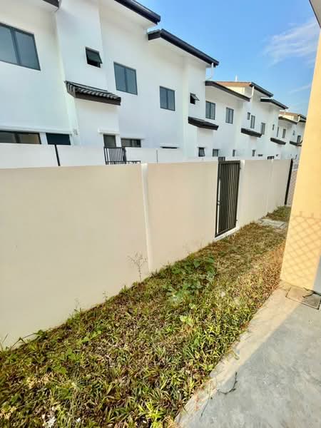 2-storey Terraced House for Sale in Rawang (Selangor) - Alice Low - Exterior - PropertyGuru.com.my